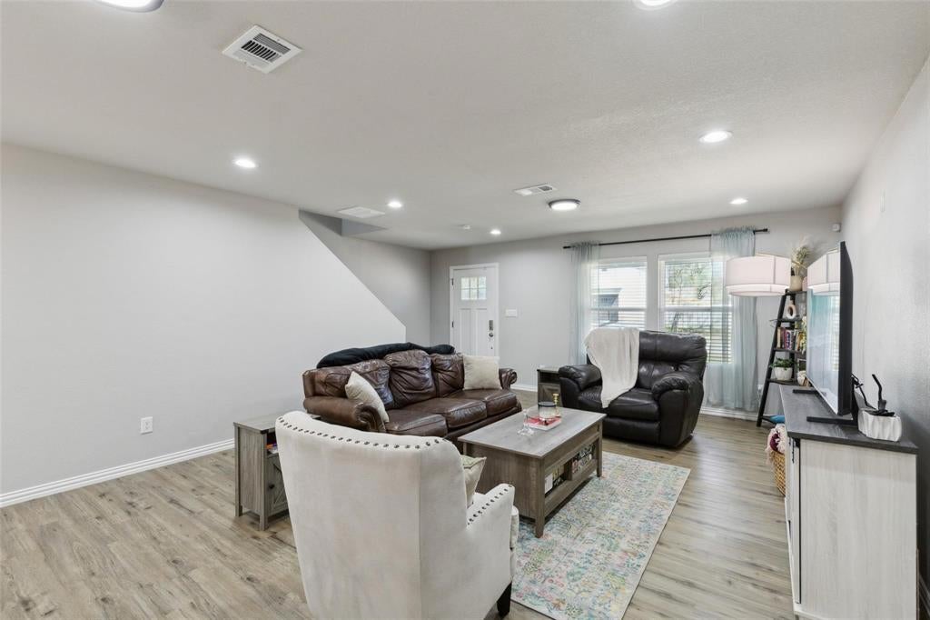 5816 Grayson St, Fort Worth, TX 76119 photo
