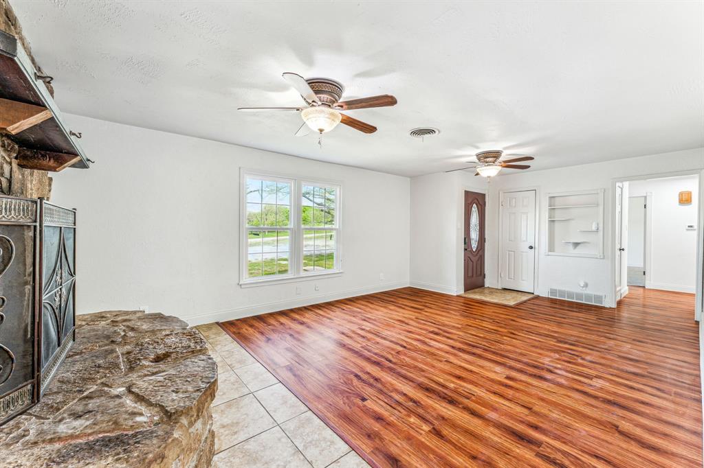 2416 Ivie Ln, Weatherford, TX 76087 photo