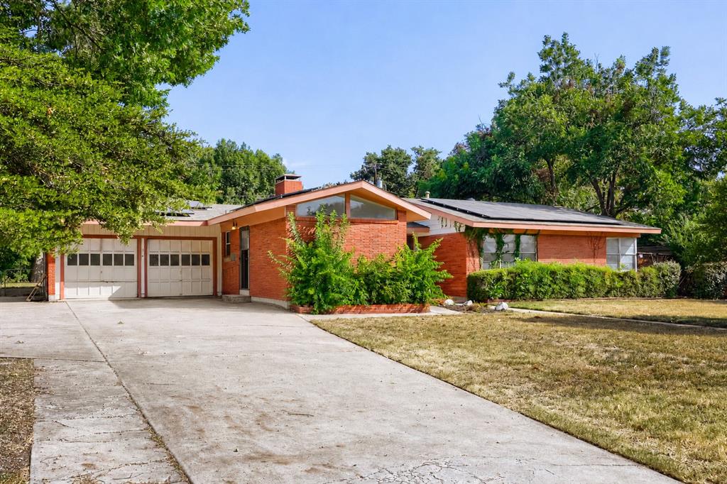 6716 Woodstock Rd, Fort Worth, TX 76116