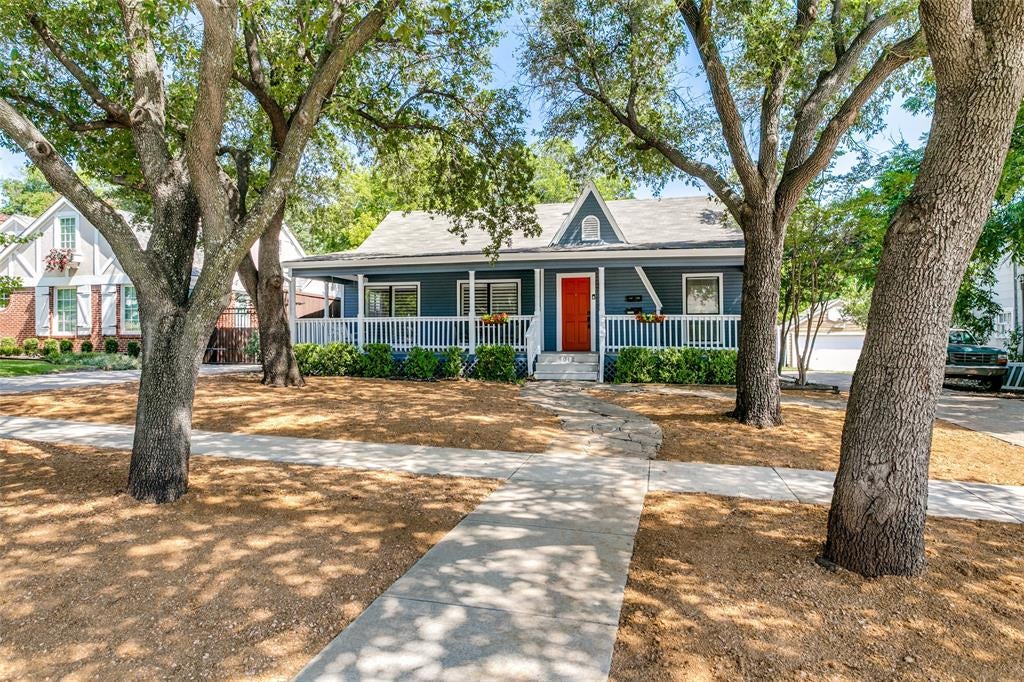 5012 Calmont Ave, Fort Worth, TX 76107