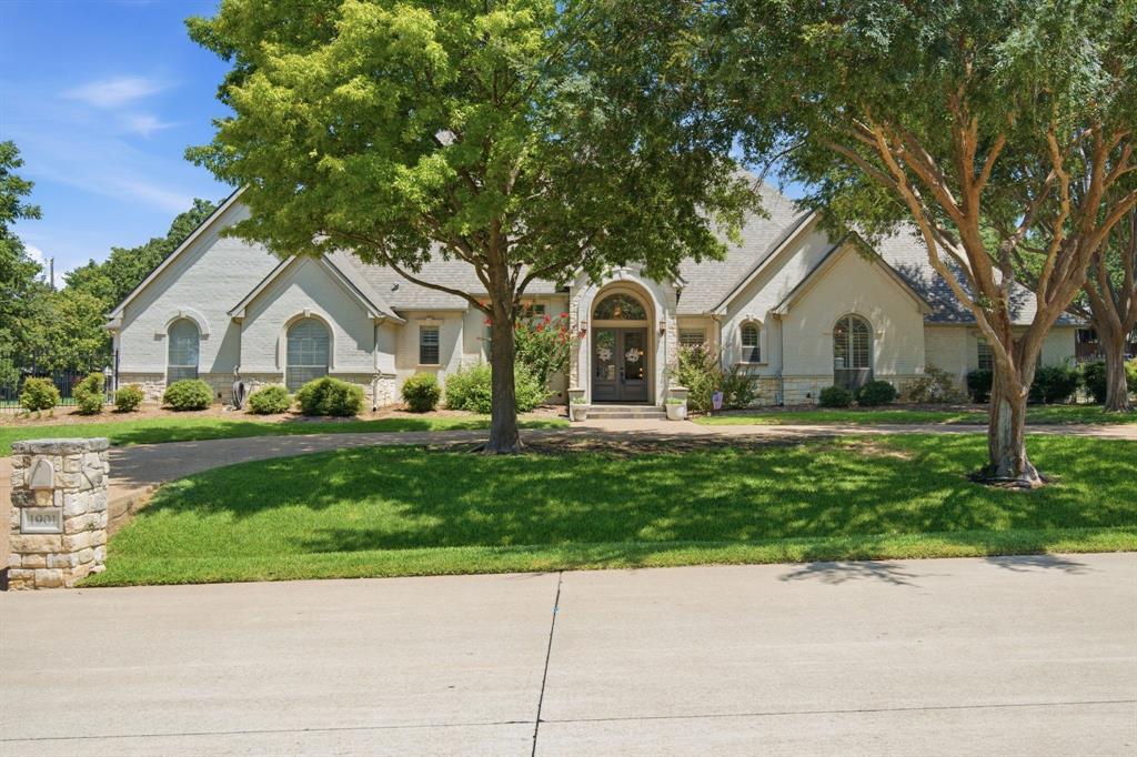 1901 Queensbridge Ct, Keller, TX 76262