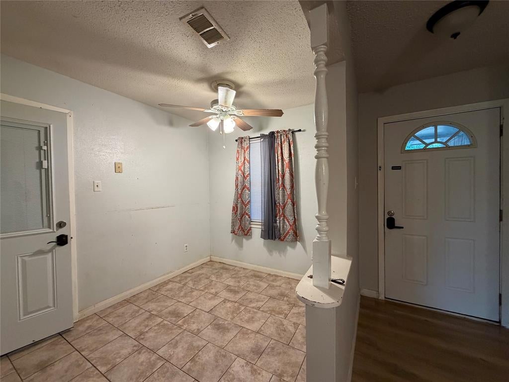 902 Milky Way, Garland, TX 75040 photo