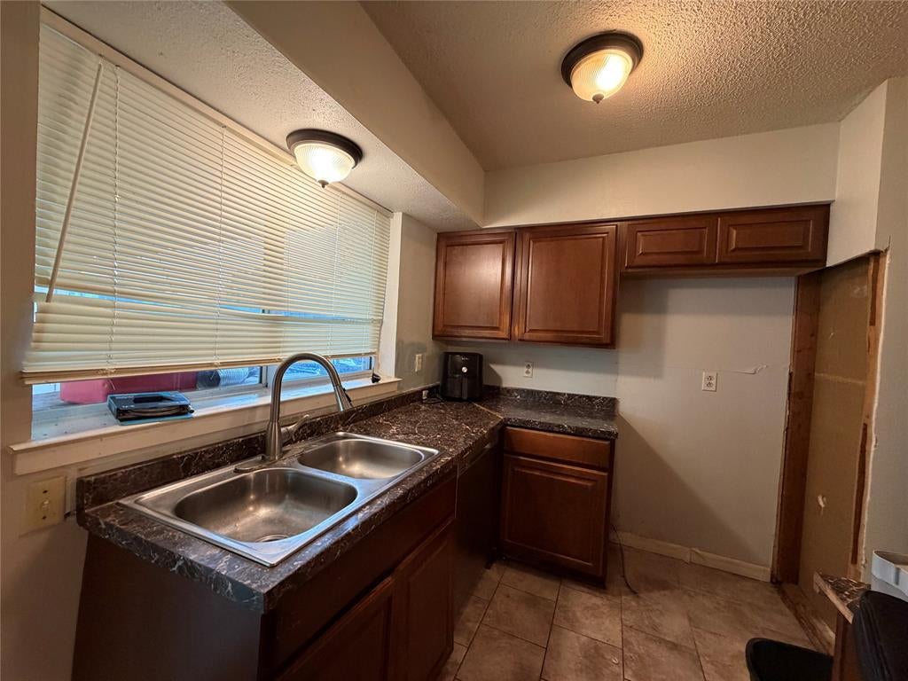 902 Milky Way, Garland, TX 75040 photo