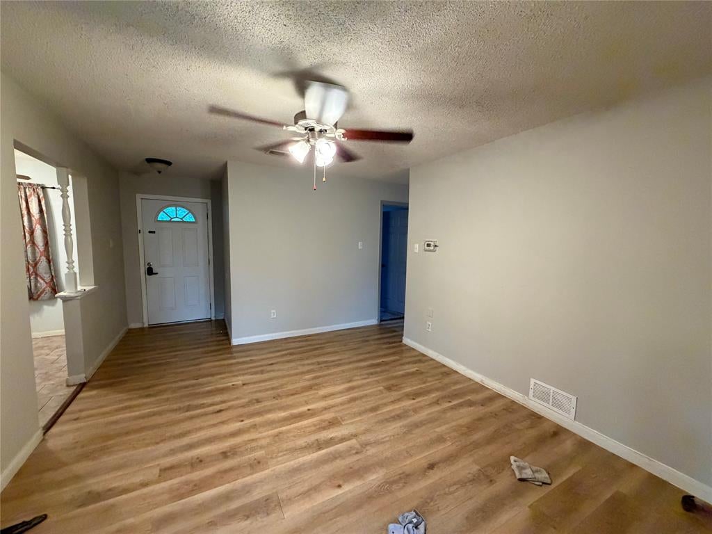 902 Milky Way, Garland, TX 75040 photo