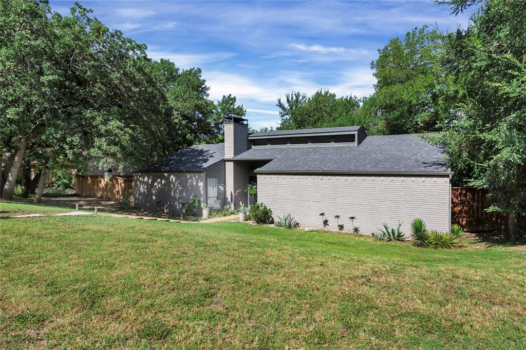 1648 Tierney Rd, Fort Worth, TX 76112 photo