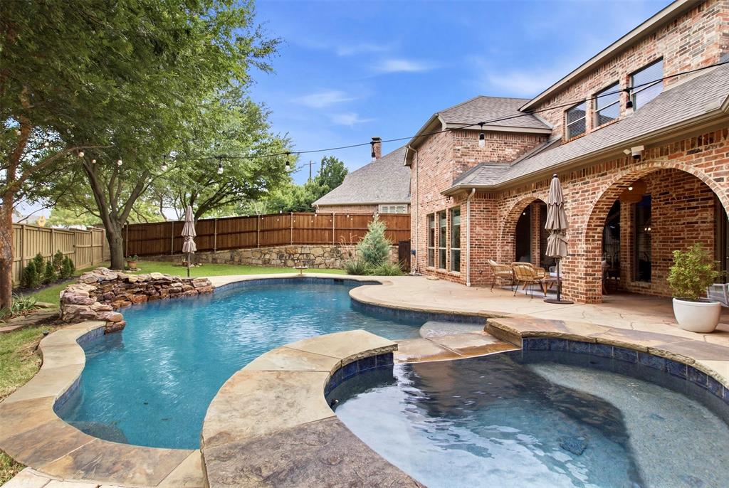 8605 Herns Meadow Ln, Mckinney, TX 75071 photo