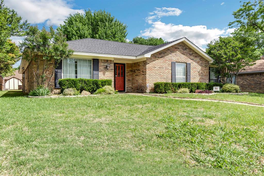 2207 Glen Forest Ln, Plano, TX 75023
