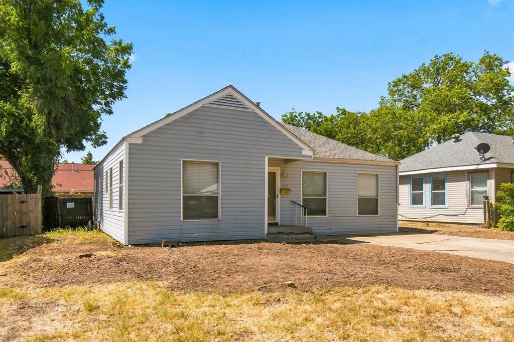 1013 Oak St, Grand Prairie, TX 75050 photo