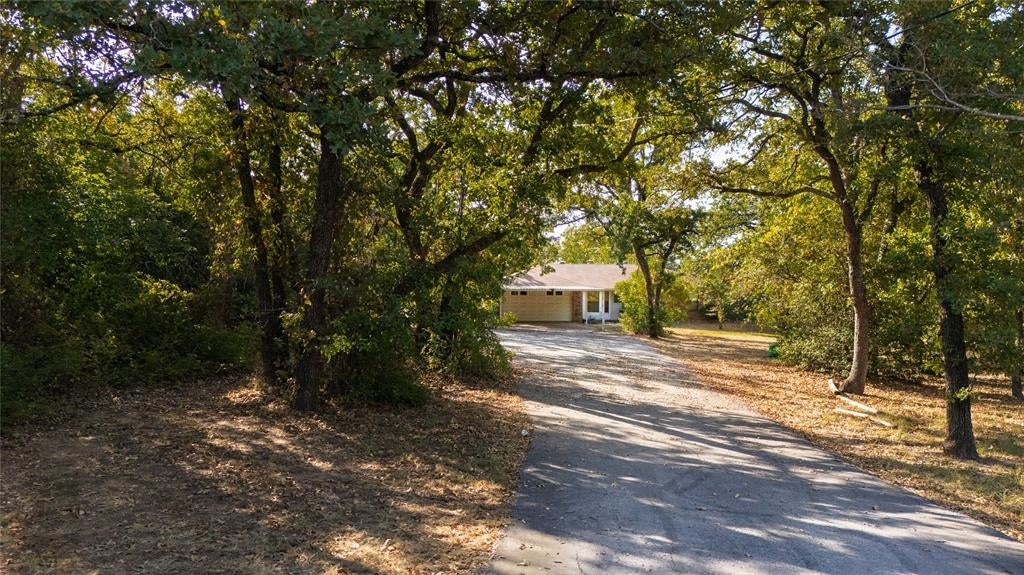 211 Oak Ct, Springtown, TX 76082 photo
