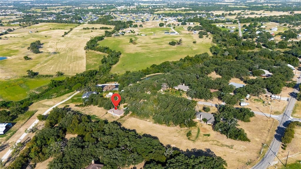 211 Oak Ct, Springtown, TX 76082