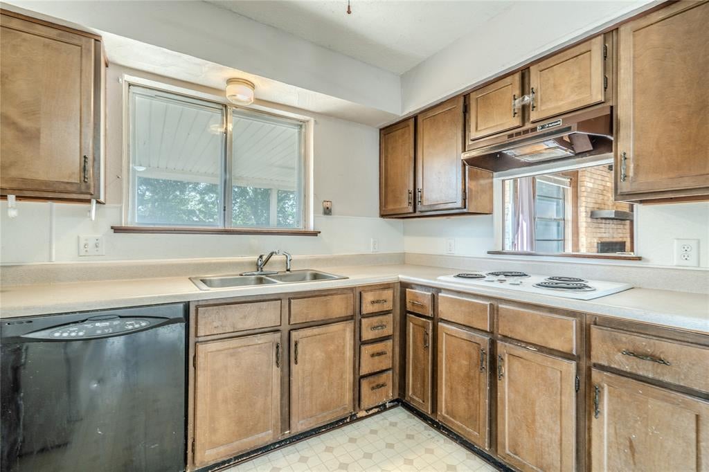 705 Rockledge Dr, Saginaw, TX 76179 photo