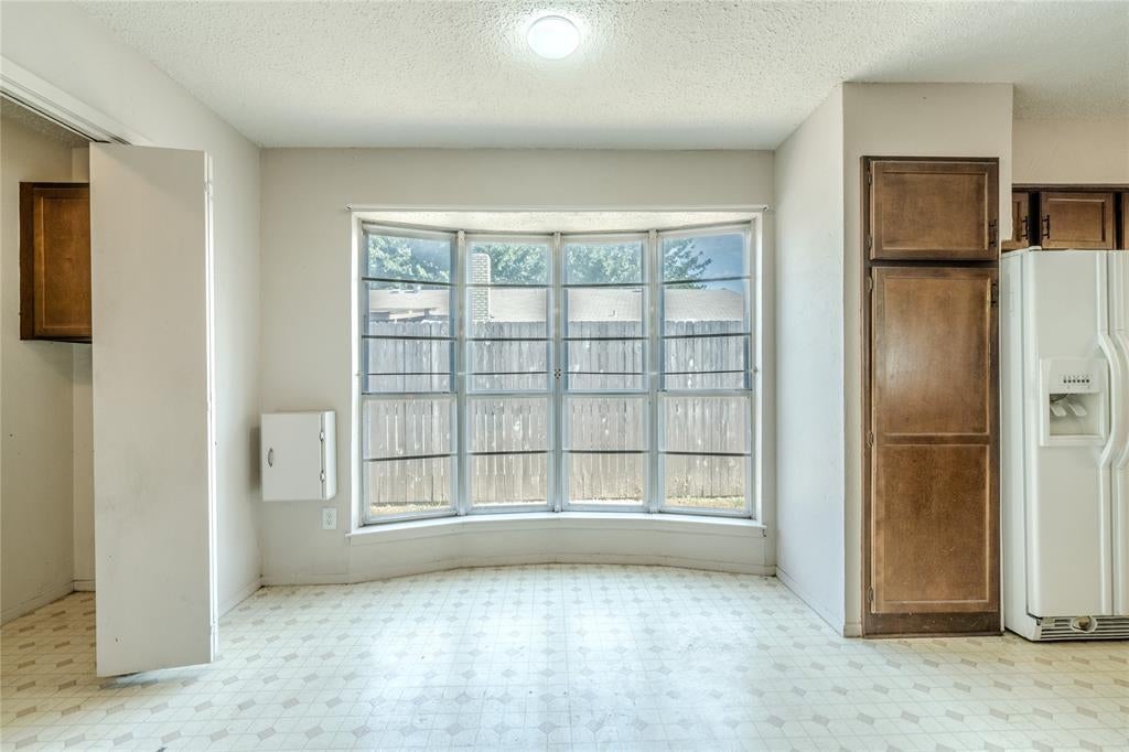 705 Rockledge Dr, Saginaw, TX 76179 photo