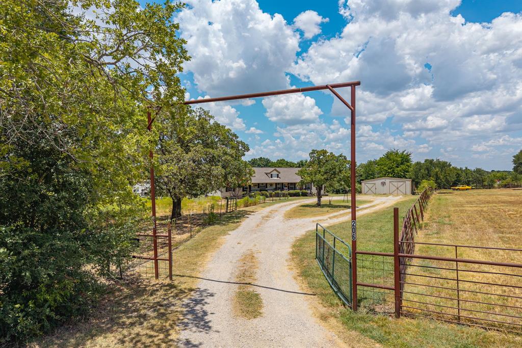 206 County Road 4593, Boyd, TX 76023 photo