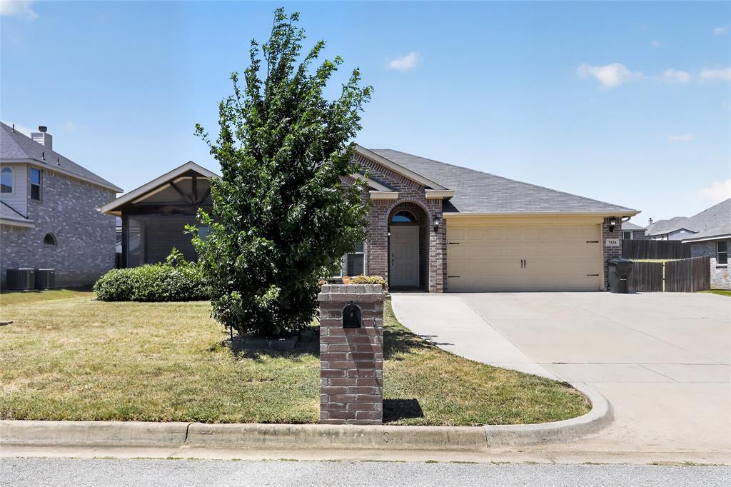 7526 Park Ave, Forest Hill, TX 76140 photo