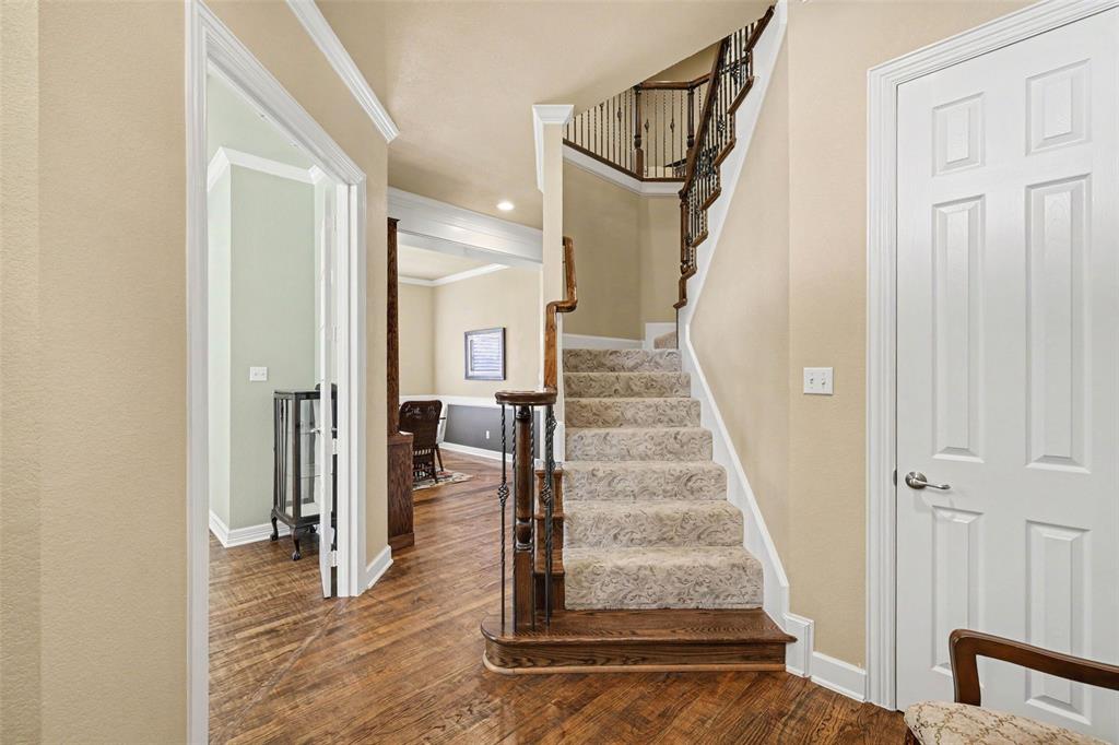 8217 Thornhill Dr, North Richland Hills, TX 76182 photo