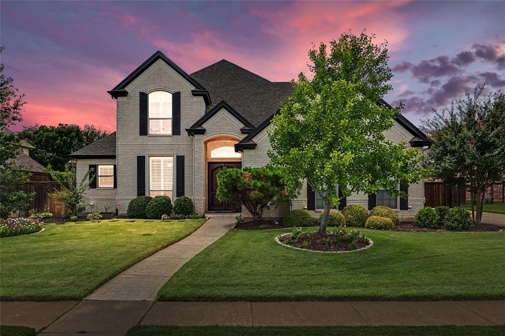8217 Thornhill Dr, North Richland Hills, TX 76182