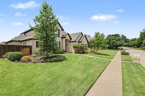 8217 Thornhill Dr, North Richland Hills, TX 76182 photo