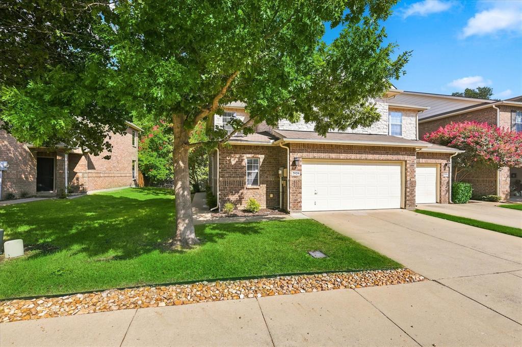 2929 Muirfield Dr, Lewisville, TX 75067