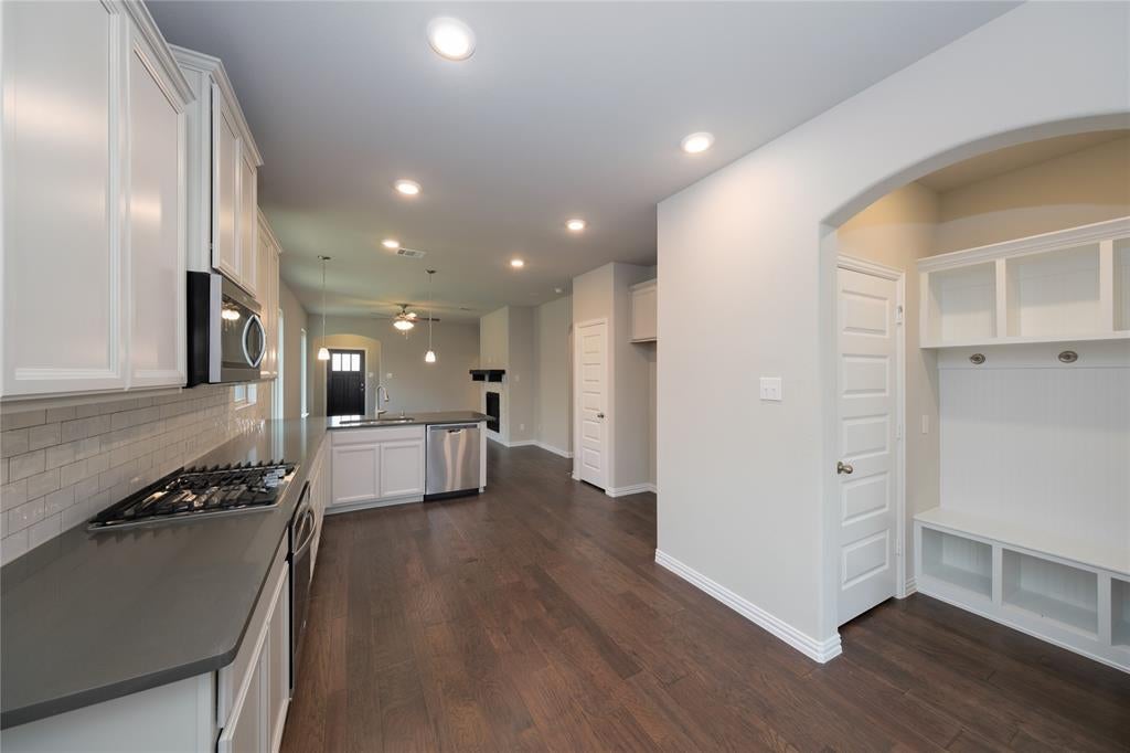 1409 Lady Bird, Justin, TX 76247 photo
