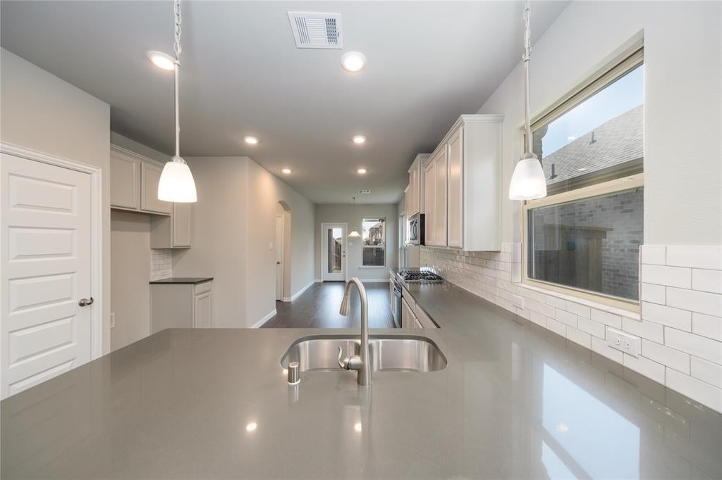 1409 Lady Bird, Justin, TX 76247 photo