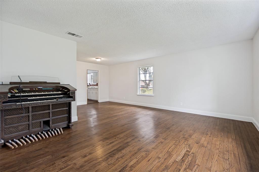 5319 Urban Crest Rd, Dallas, TX 75227 photo