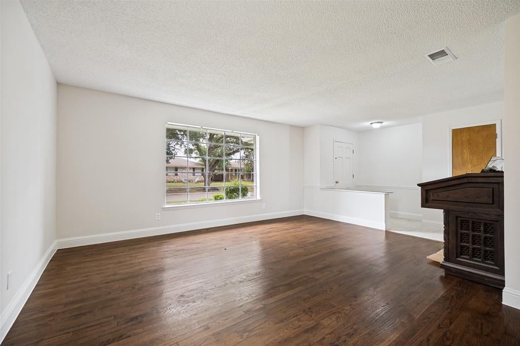 5319 Urban Crest Rd, Dallas, TX 75227 photo