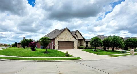 Single Family Residence in Royse City TX 1021 Saint Matthew Circle.jpg