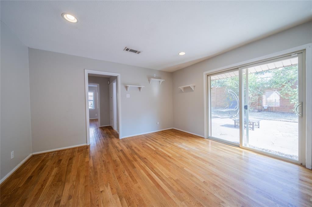 11030 Paddock Cir, Dallas, TX 75238 photo