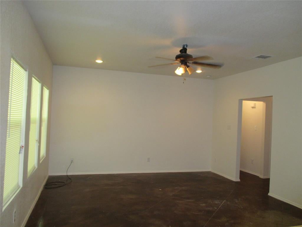 719 Hallvale Dr, White Settlement, TX 76108 photo