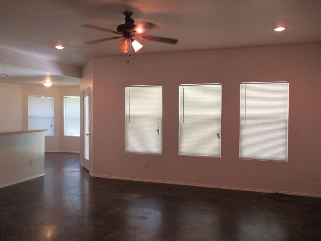 719 Hallvale Dr, White Settlement, TX 76108 photo