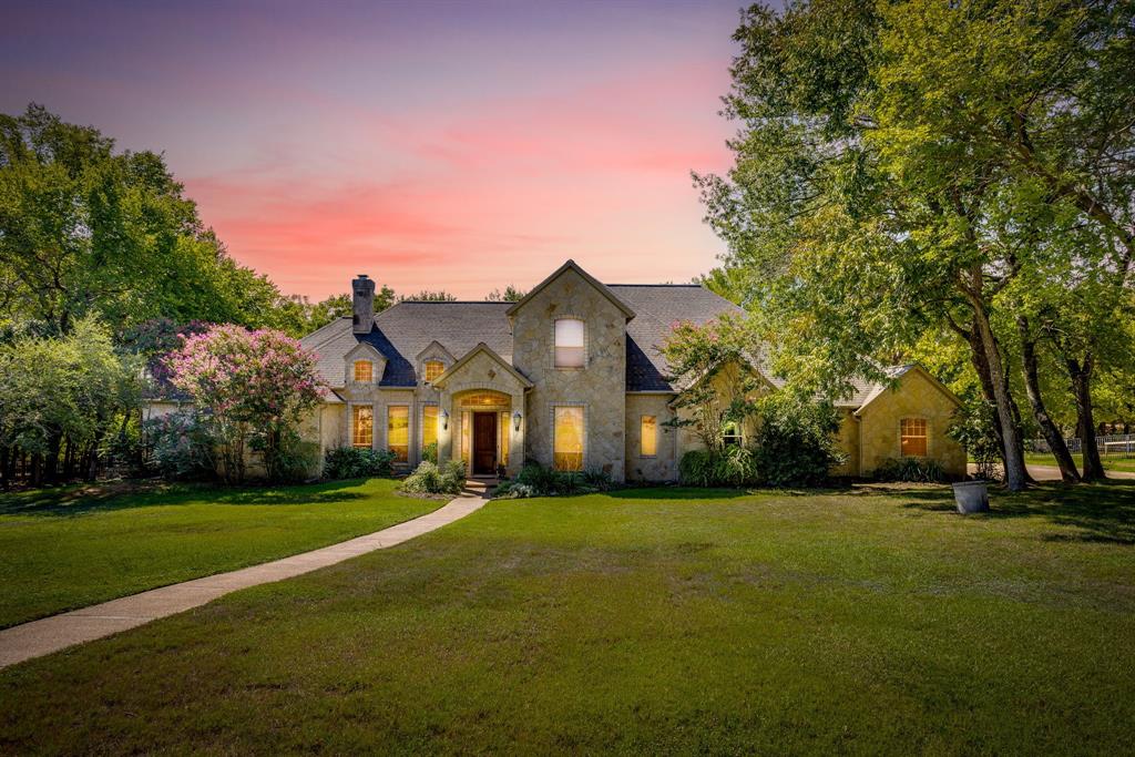 392 Creek Bend Dr, Aledo, TX 76008
