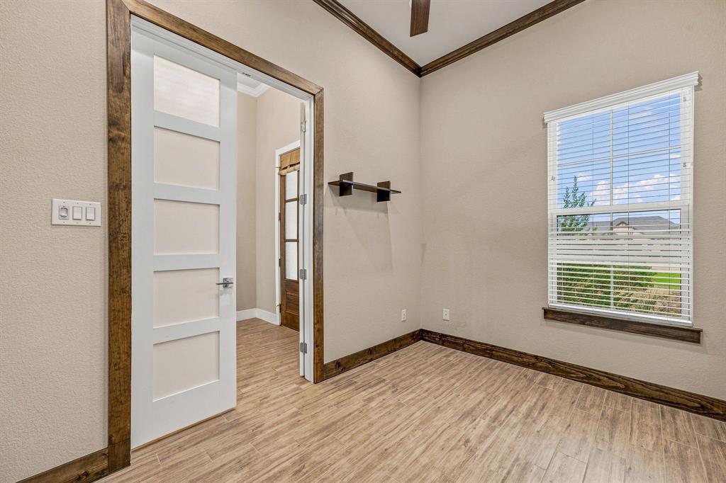 212 Buena Vista Dr, Godley, TX 76044 photo
