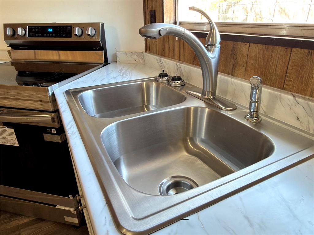 3807 Lands End Ct, Granbury, TX 76048 photo