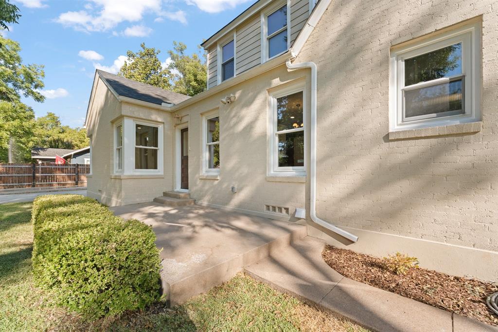 112 Bellevue Dr, Cleburne, TX 76033 photo