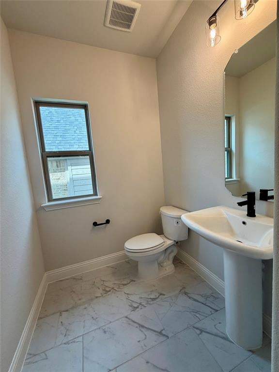 520 Aldred St, Greenville, TX 75401 photo