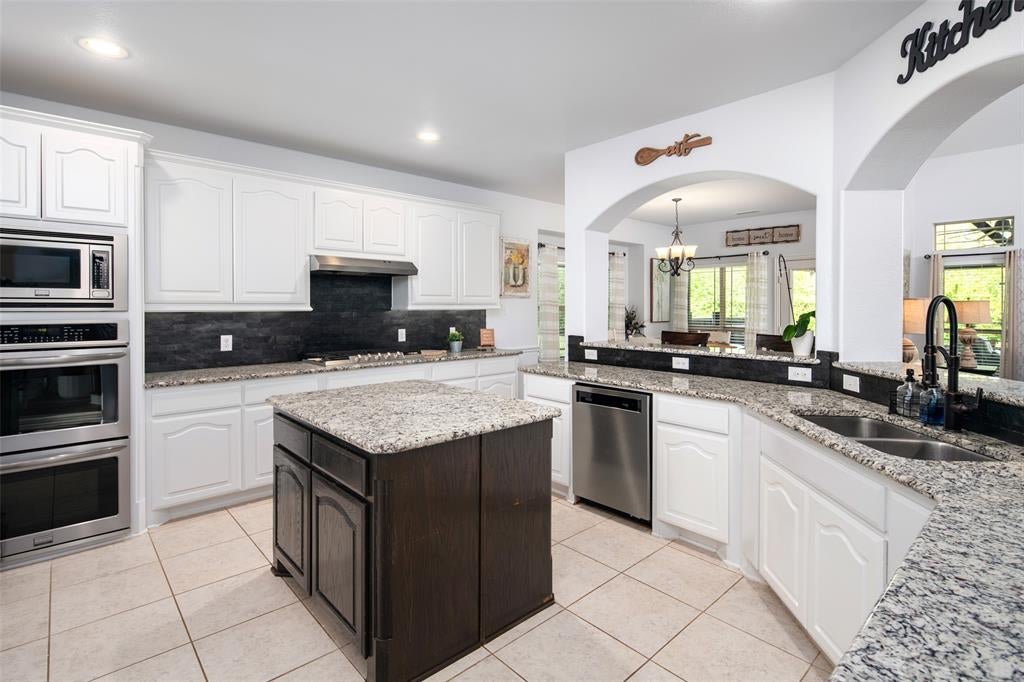 145 Las Colinas Trl, Cross Roads, TX 76227 photo