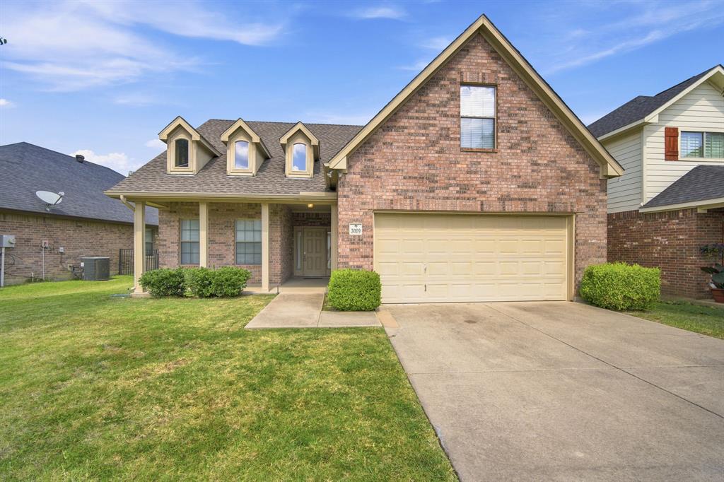 3009 Shoreline Dr, Burleson, TX 76028