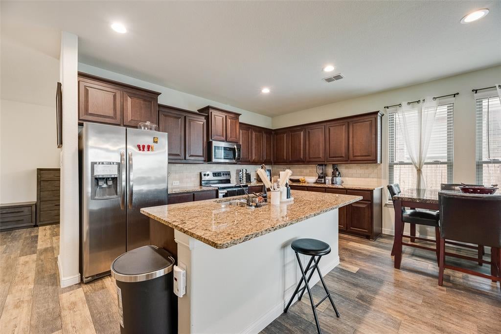 2505 Lavender Ln, Glenn Heights, TX 75154 photo