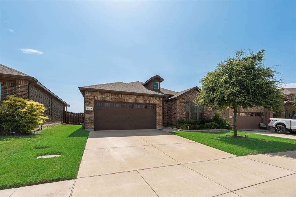 2505 Lavender Ln, Glenn Heights, TX 75154 photo