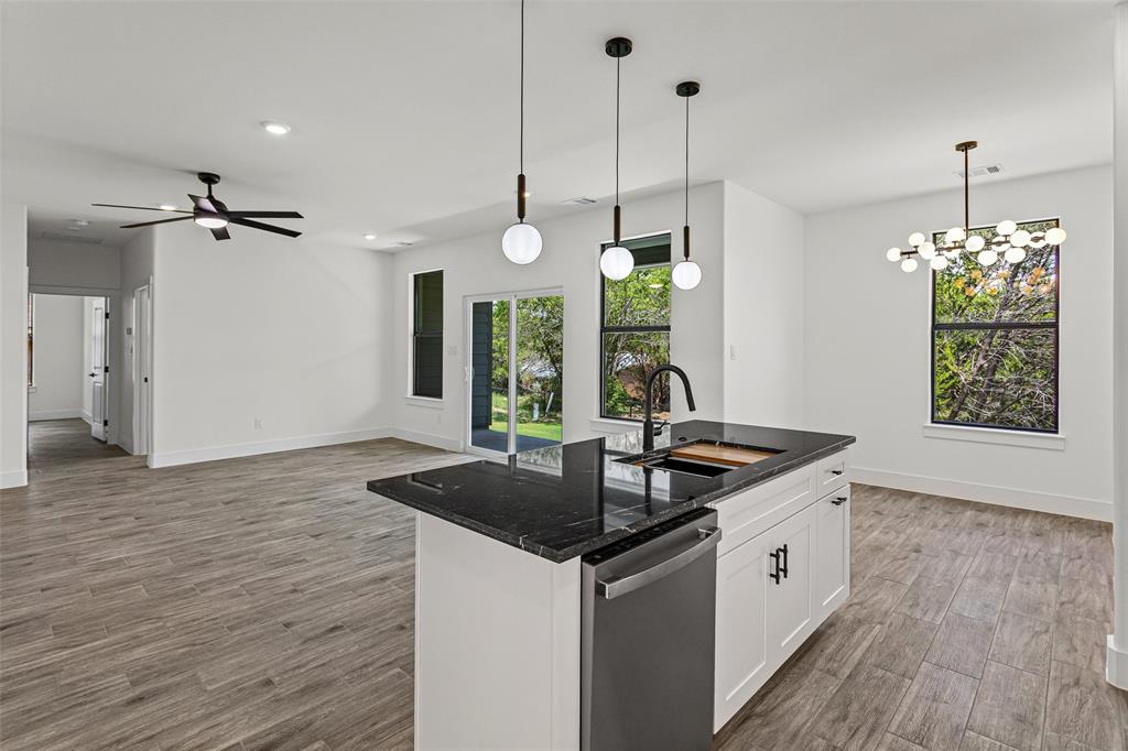 4711 Elizabeth St, Granbury, TX 76048 photo