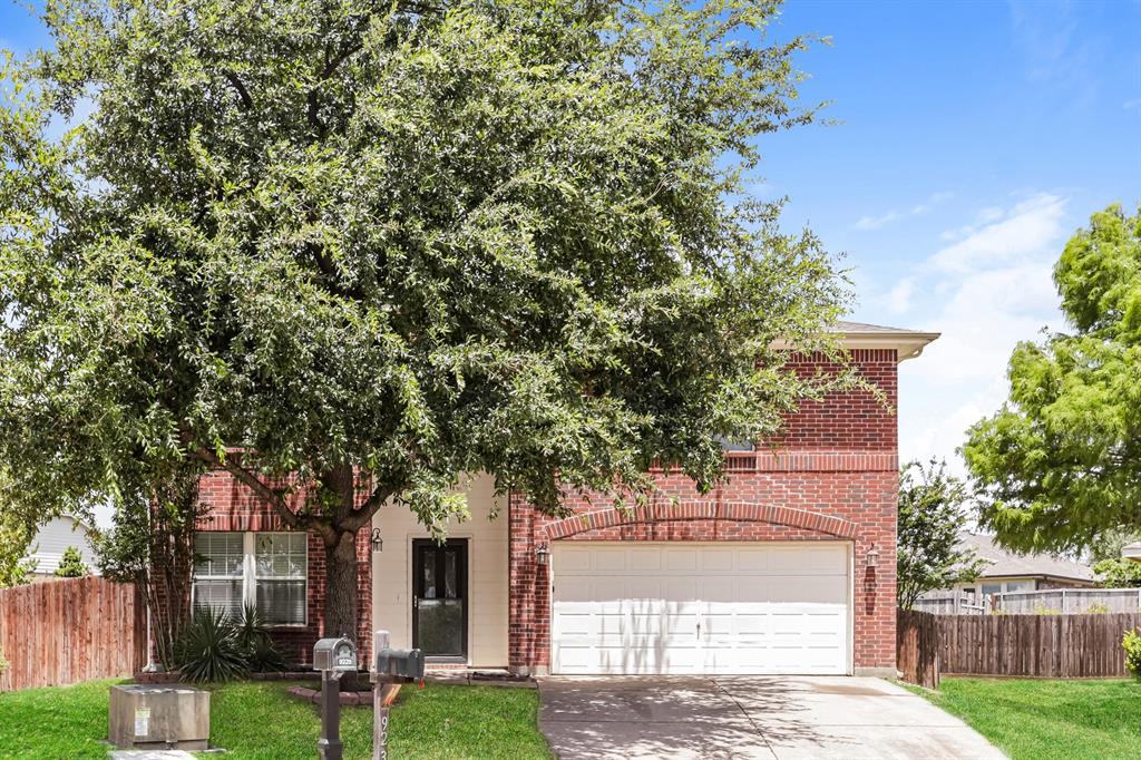 9233 Monument Ct, Fort Worth, TX 76244