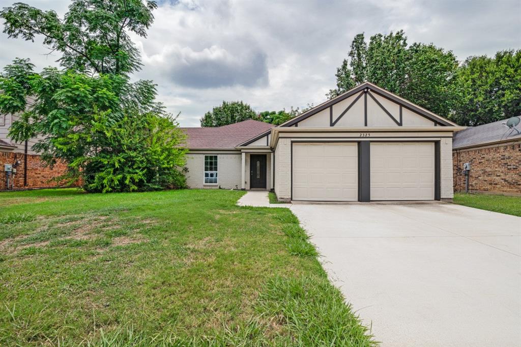 2325 Warwick Ave, Grand Prairie, TX 75052
