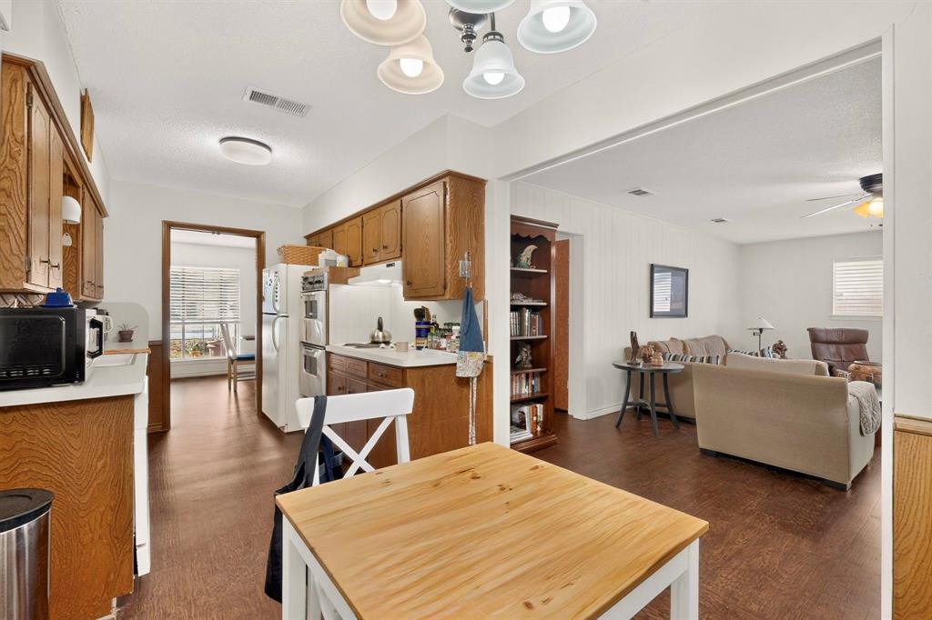 11341 Quail Run St, Dallas, TX 75238 photo
