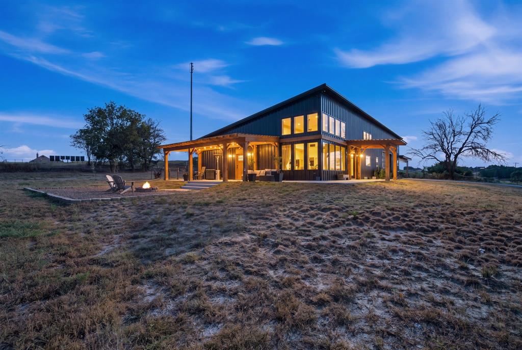 2430 Cardinal Rd, Reno, TX 76020