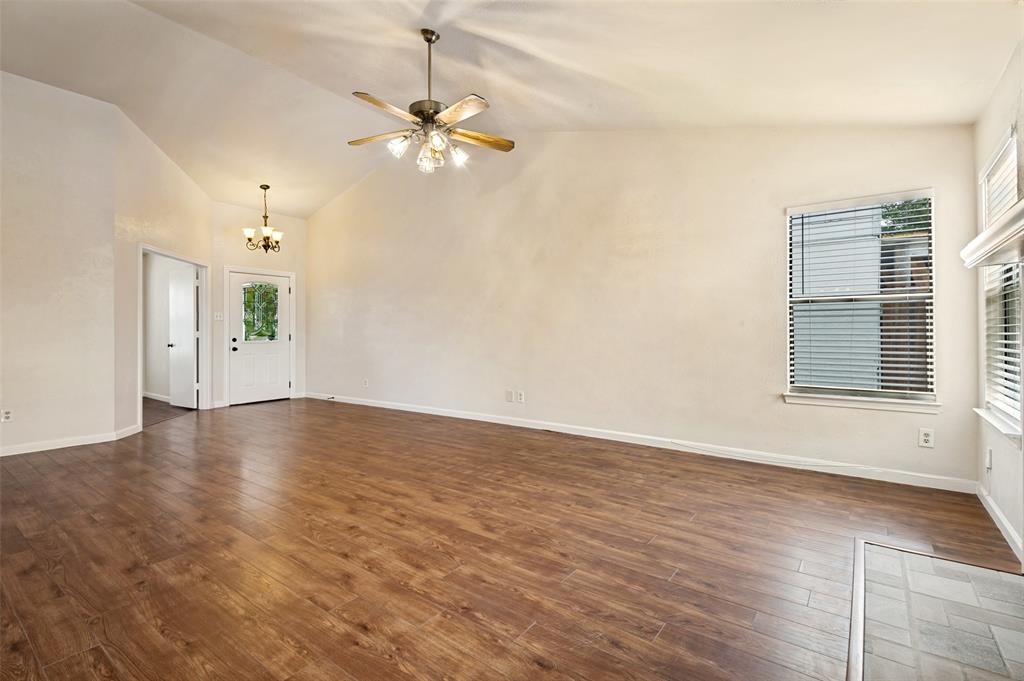 1616 Wickford Dr, Arlington, TX 76018 photo