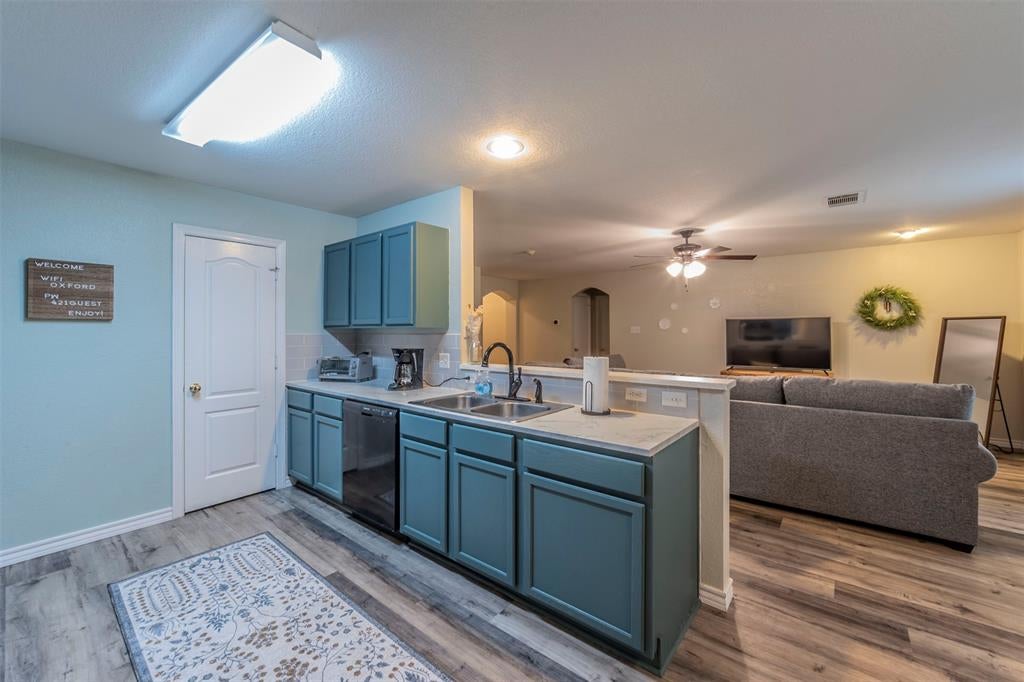 421 Oxford St, Burleson, TX 76028 photo