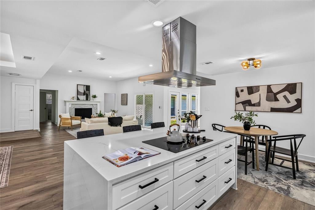 6226 La Cosa Dr, Dallas, TX 75248