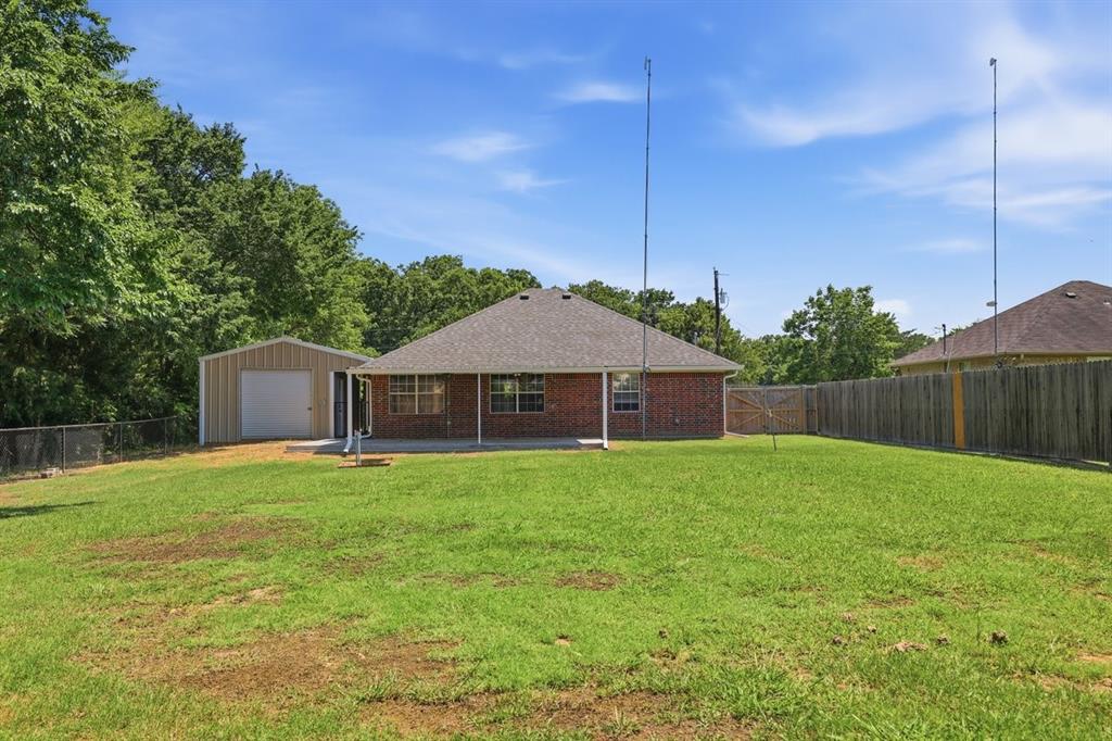1974 County Road 33900, Powderly, TX 75473 photo