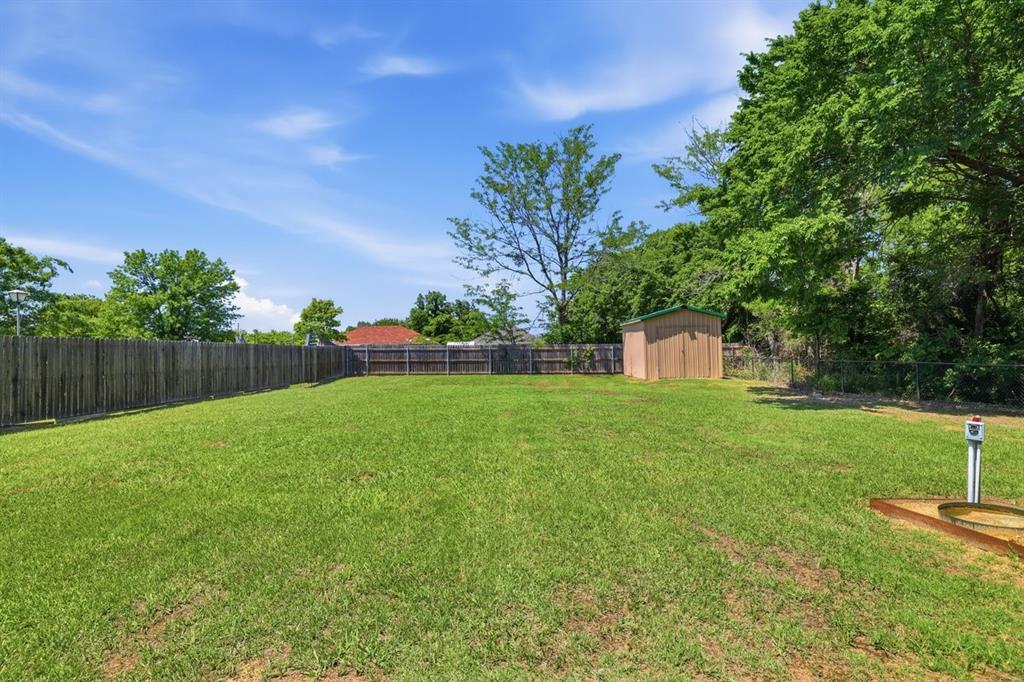 1974 County Road 33900, Powderly, TX 75473 photo