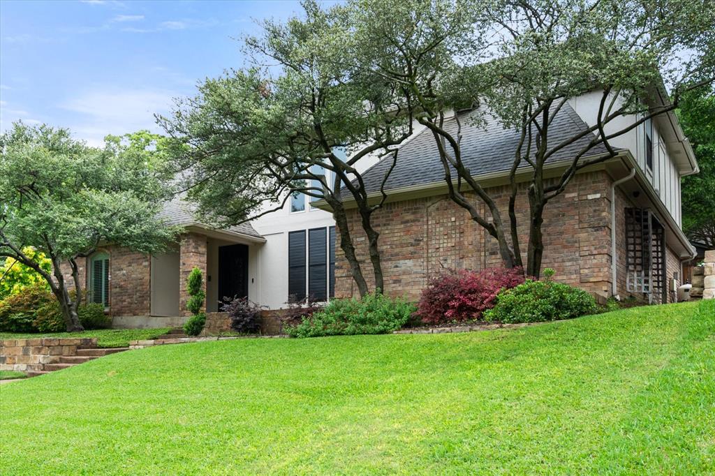 907 Loch Lomond Dr, Arlington, TX 76012